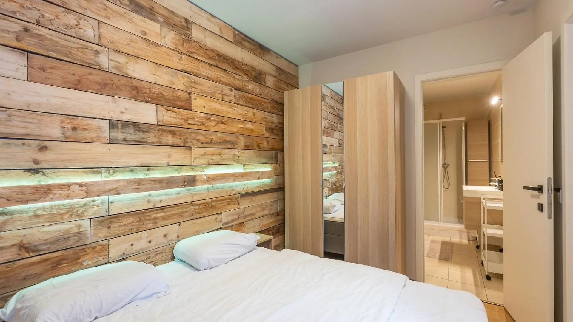 Apartment With Terrace In Ostend