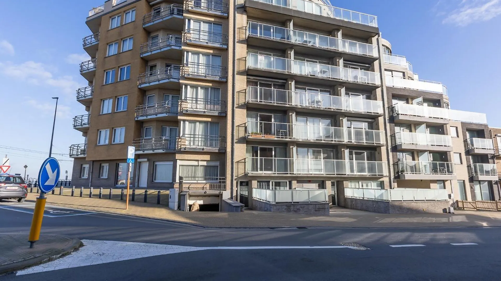 Apartment With Terrace In Ostend